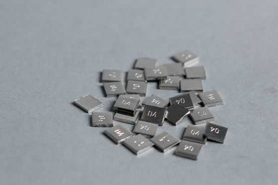 ऑडेंटल 04 नोबल एलोय सिल्वर-पैलेडियम पोर्सिलेन एलोय व्हाइट पीडी53.3% लंबे समय तक चलने वाले दंत बहाली के लिए